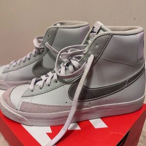Nike Blazer Mid '77 Vintage Sneakers - Lavendar, Silver, and White